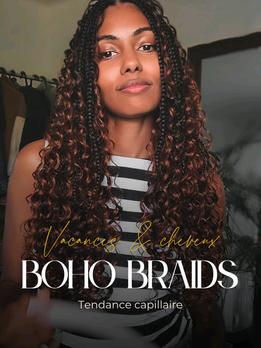 Franchement, je vois tout le monde parler des Boho Braids. C’est une de mes coiffures préférées, super mignonne, et c’était la deuxième fois que je la faisais. 😍 J’ai voulu la tester pour mes vacances au Cap-Vert, même si cette coiffure demande beaucoup d’entretien, que ce soit pour dormir ou pour gérer les mèches. J’avais déjà lu que ce n’était pas recommandé en vacances… et je voulais me faire ma propre expérience. Verdict ? Si vous partez dans un endroit avec mer et sable, je ne vous la conseille pas ! Elle s’abîme vite et devient compliquée à entretenir. Moi, je partais pour 3 semaines : je pensais la garder 2 semaines puis revenir à mon afro. Finalement, elle n’a pas tenu aussi longtemps que prévu, alors qu’habituellement je peux la garder un peu plus d’un mois quand elle est bien faite. C’est une coiffure que je recommande quand même, mais mieux vaut la garder hors vacances ou prévoir un entretien très régulier. 🇨🇻 Solidarité Cap-Vert Le Cap-Vert a récemment été frappé par l'ouragan Erin, qui a causé des inondations dévastatrices sur l’île de São Vicente. Plus de 10 personnes ont perdu la vie et des centaines de familles ont été déplacées. J’ai vu que certaines personnes cherchaient à savoir comment aider. Sur place, avec ma sœur, nous nous sommes rendues à la mairie de Praia pour obtenir des informations concrètes. Concernant les aides venant de France, il nous a été conseillé de soutenir la Fédération des associations capverdiennes de France : https://www.instagram.com/facf_asso_capverdiennes?igsh=YmFoazRnNTNtNmRy, qui organise des collectes pour venir en aide aux sinistrés.  #bohobraids #CapVert #afrohair #afro #afrohairstyle 