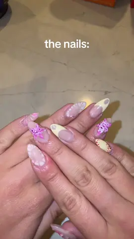 don’t mind my mess 😊 #nailinspo #nailtok #gelx #flowernails #nailart 