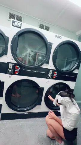 Just goofin at the mat.  #laundromat #hamilton