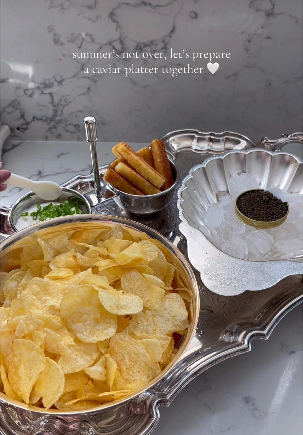 end of summer bites 🍋🍸 #caviar #hosting #silvercollection 