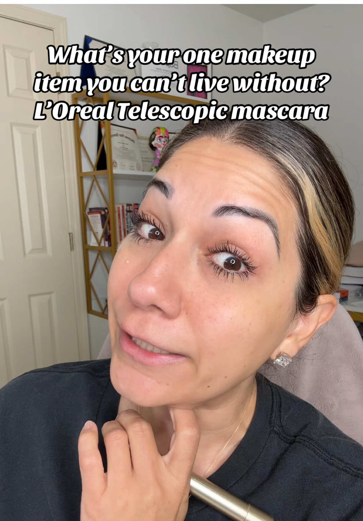 What’s your one makeup item you can’t live without?For me it’s definitel L’Oreal telescopic mascara. It just brings my eyes out! What’s your favorite mascara? #mascarareview #mascara #lorealtelescopic #mascaras #mascaratutorial @L’Oreal Paris Makeup & Hair @L’Oréal Paris 