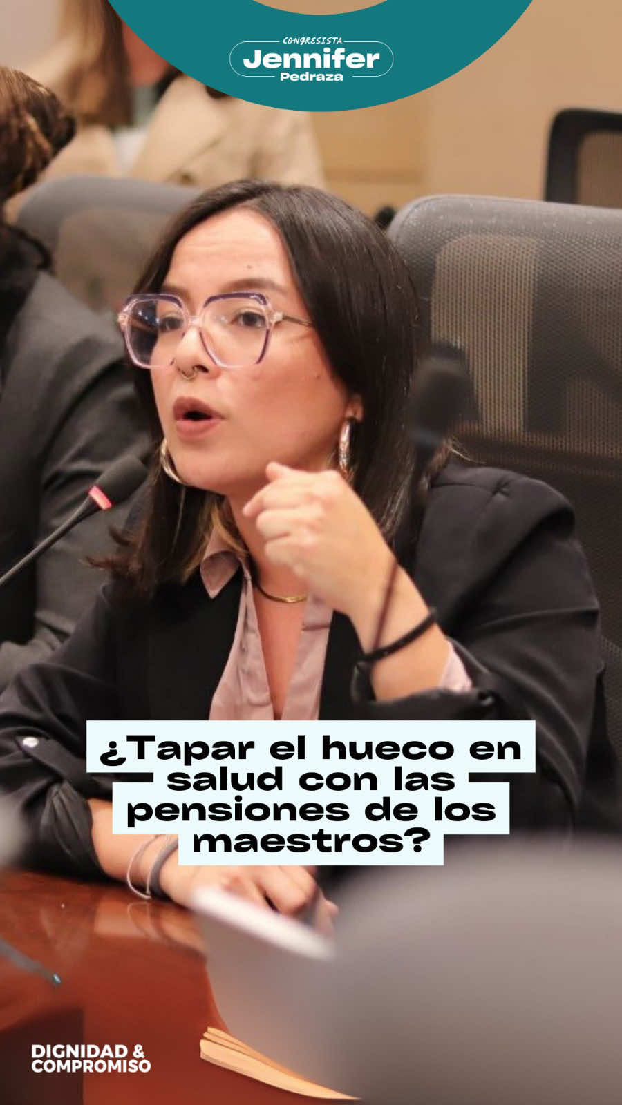 Presidente Petro , deje de mentir. 1. El “exgerente de la previsora”, John Marín, lo puso usted mismo en la Fiduprevisora y su combo sigue enquistado 2. La “auditoría súperdébil” está a cargo de un amigo cercano a los financiadores de su campaña a la Presidencia. 3. Esto no se arregla con tarifario: Hay consultas con especialistas que el FOMAG quiere pagar a 40.000 pesos, cuando en el sistema general se paga a $140.000. Acuérdese que de ahí se paga el salario de los trabajadores. . . . #entrevista #fiduprevisora #salud #fomag #maestros  