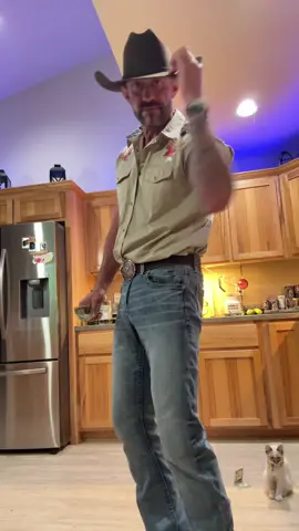 My daughter always wanted me to a dance trend. Here you go @jaylaa. Trend by @Juud🧃 and yes, the kitten was a paid actor 🤠 #fyp #fypシ #foryoupage #foryou #trending