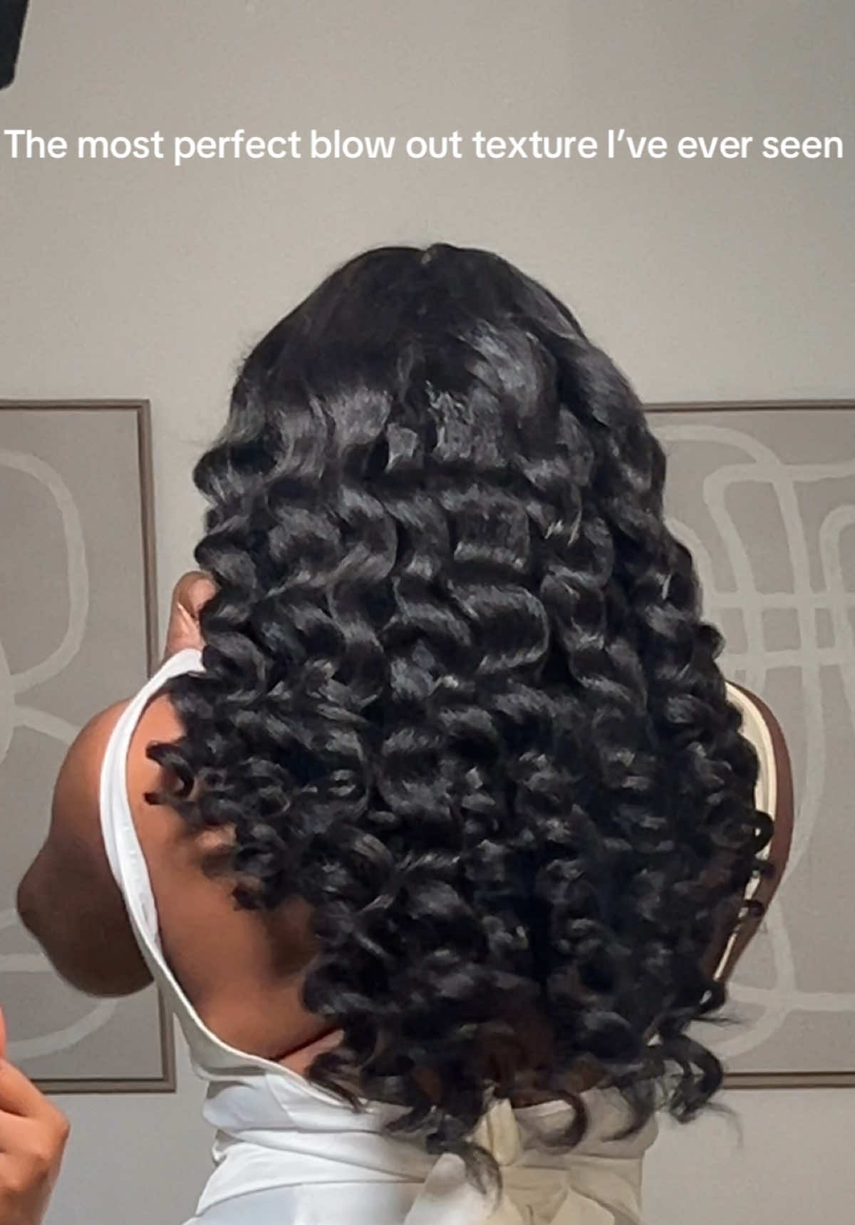 This LAO Straight Blow Out from   @yummyhairextensio is the best on the market right now ✨ Hair details : 4 26 inch LAO Straight Blow Out Link in bio to book appointments 🤍 #fy #wandcurls #quickweavetutorial #atlantahairstylist #atlhairstylist 