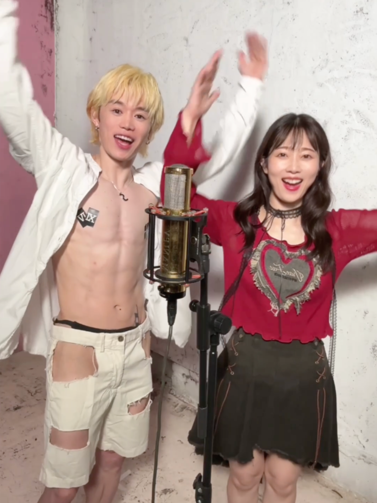 16秒あたり見てみて（^o^） Music Video 公開しました。 新曲「池袋サンシャイン」 「WHITE JAM」と検索してみてください。 そして...初のホールライブ、完売する可能性でてきたよ🎉 初めてくる人、1000人を超えるみたいで嬉しいです... 新曲「池袋サンシャイン」フルバージョン聴いてください! https://sndo.ffm.to/gq27eqq ホールライブ今日からチケットが始まりました! この１週間で僕のことを知ってくれた人も、ぜひエスコートさせてね。 初めて数千人規模のライブをします！ ディズニーランド並みに楽しいライブです。 東京　9/20(土) https://whitejam.net/contents/775253 Check it out around the 16-second mark (^o^) The music video was released yesterday! Please check out the new song “Ikebukuro Sunshine” by WHITE JAM by searching for it. Please listen to the full version of our new song “Ikebukuro Sunshine”! https://sndo.ffm.to/gq27eqq Also, tickets for our very first hall concert go on sale starting today! Even if you just discovered me this week, I’d love to escort you there. It’ll be our first-ever concert on the scale of several thousand people! It’s going to be as fun as Disneyland. Tokyo – Sat, September 20 #池袋サンシャイン #WHITEJAM #SHIROSE #ニブンノイチ彼氏
