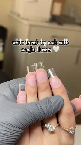 white frenchies 🤍 #nailtok #nailsoftiktok #frenchtipnails #whitefrenchtipnails #acrylicflowers 
