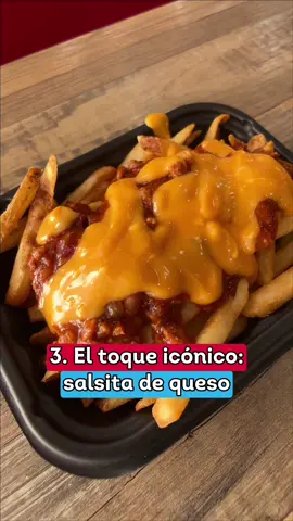 ¿Y para vos, cuál es la mejor forma de disfrutar nuestro Chili?  Disfrutá lo mejor de dos mundos con nuestras Chili Fries desde $3.25🔥😍 *Precios varían según canal.