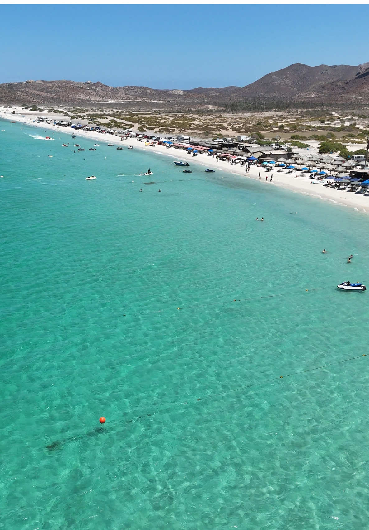 Relájate con esta vista de El Tecolote, puro paraíso 🐚☀️🌊