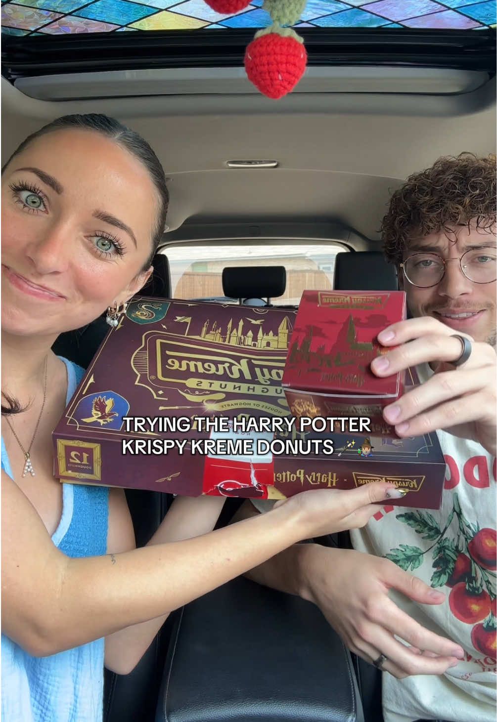 WAIT TILL THE END TO SEE WHICH HOUSE I AM 👀 #harrypotter #krispykreme #donuts #asmr #food 