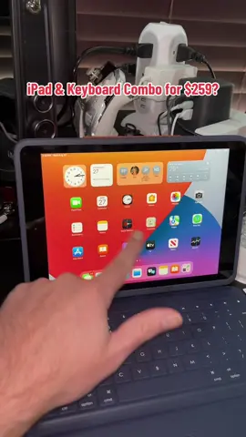 The PERFECT student setup is on sale! 🎒✏️ Get a REFURBISHED Apple iPad 8 AND a Logitech keyboard case for just $259! It’s certified refurbished with a 1-YEAR WARRANTY. Perfect for notes, streaming, and getting stuff done. 📚💻 #ipad #studentessentials #techdeal #refurbished #tiktokshoplaborday 