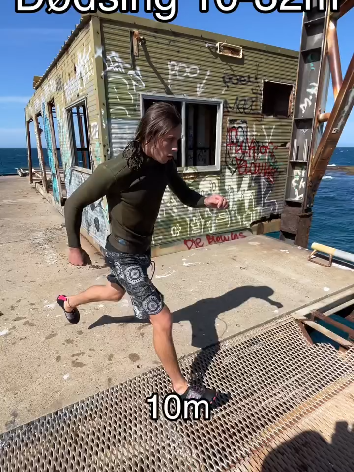 Dødsing 10m-32m ! #cliffjumping #philosophyofsend #valigraham #australiandaredevil #cliffdiving #splashdiving