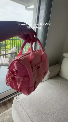 She’s so cute and tiny 🩷 #bagsmart #dufflebag #gymbag #tiktokshopfinds #tts 