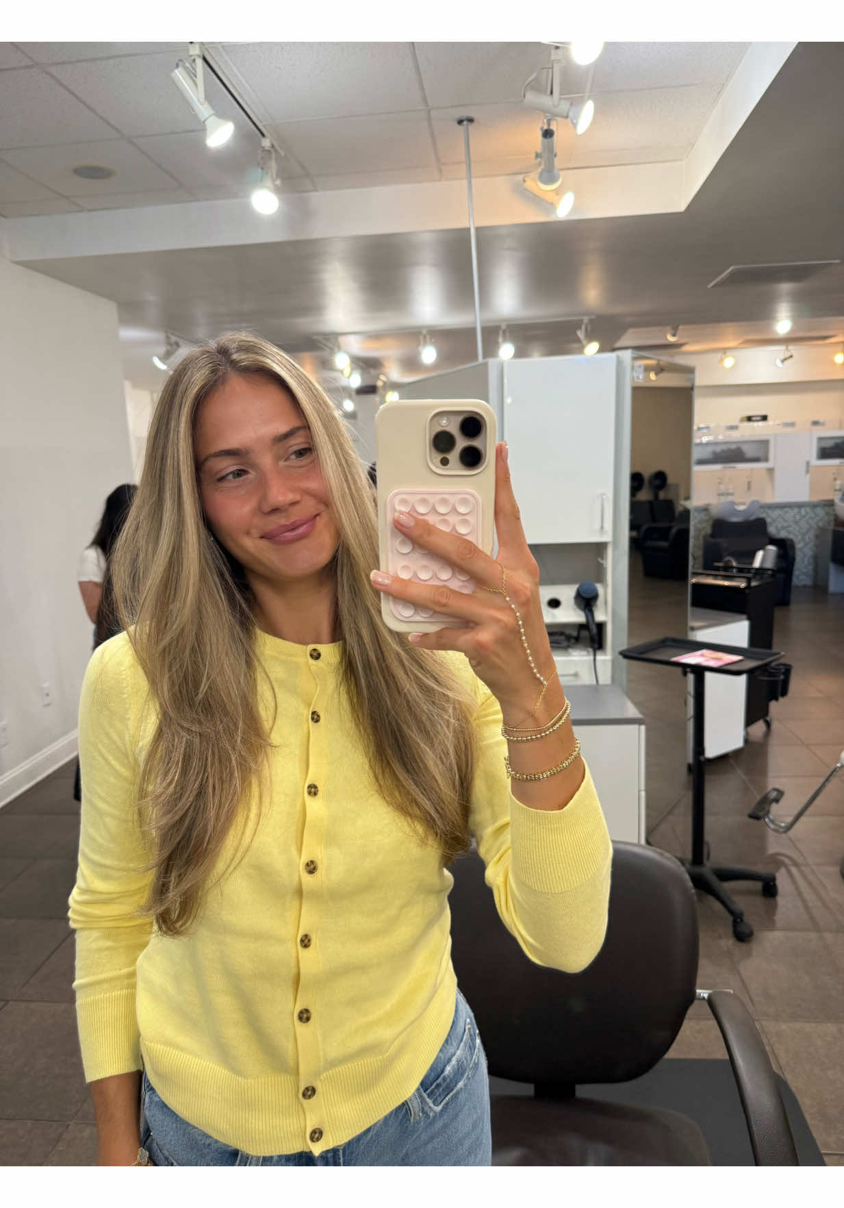 What I ask for at my hair appointments 👇 I get this question in DM’s quite a bit 🥹🫶 so thought I’d share here if you want to save for your next appointment!  Cut — I get my haircut 3-4x / year and always trim at least a couple inches off the ends (sometimes even 3-4 inches) to keep it healthy + ask for layers and face frame starting at my chin  Color — I ask for buttery blonde (no ashiness) + keep my natural root but subtly blend highlights up + lighter money pieces  #hair #healthyhair #haircolor #haircut #layers   