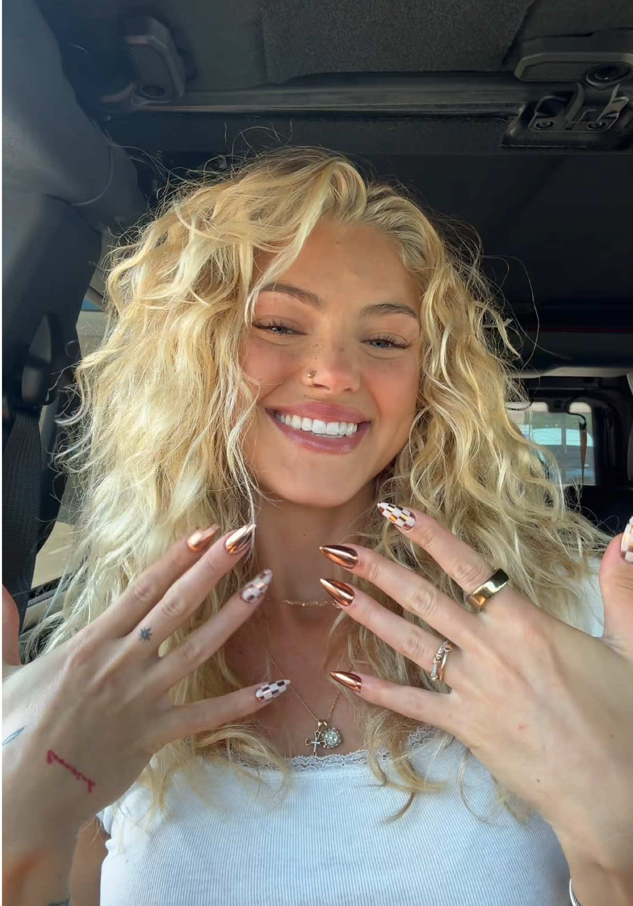 new nails 🤞🏽