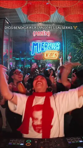En los Miércoles On Air disfrutamos de todos los géneros 💃🏼  Algo de lo que fue @🔥VAL🔥 con su set de salsa 🤤🪇  #viral #MiercolesOnAir #djset #bogota #salsa 