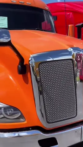 AlexTheTruckGuy. • The truck featured is a 2018 Kenworth T680. • The odometer reading is 556,052 miles. • The price is $39,900. • The description reads: 