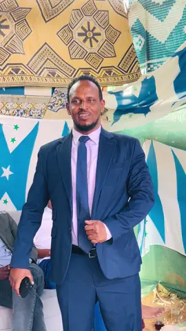 Mahadcelintii Abwaan jaheeye reer cadaado ugu mahadceliyay maxaa ka fahamtay Meeqa luuqadoo ayuu ku hadlay