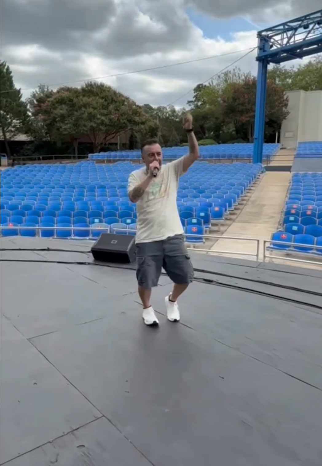 Who says you can’t do it all in a day? @pop2000tour #pop2000tour #tour #buschgardens 