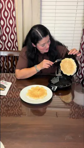Waffles 🧇 en forma de corazón 🤤🤤🤤#waffle  #kitchen #wafflemaker #kitchenessentials #kitchengadgets