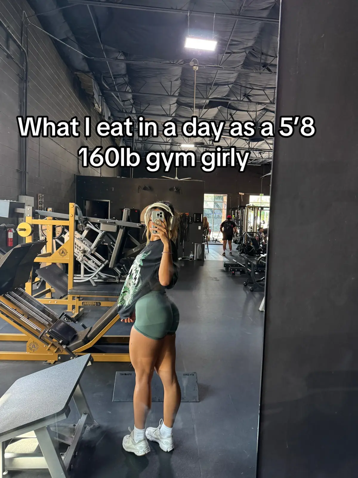 Where my tall gym girls at?  What a good day of eats looks like to be a strong fitness gworl. 🍵never neglect a good matcha + pastry 🍪cookie dough protein overnight oats (always a sweet tooth girly that wants to hit her protein) 🌯buffalo chicken wrap  🫐protein yogurt with granola and bloobs 🍴al pastor chicken bowl  (Disclaimer: everyone's body type and caloric intake are different. Depending on what your goals are is how you say your macro nutrients to your body, so if you need help with this, fill out the link bio and I can help you guide you on your macro nutrients and nutrition!) #trainer #iifym #meals #mealprep #protein #oats #calories #caloricdeficit #caloricsurplus #macronutrients #macros #explore #gym #fitnesslife #whatieat #whatieatinadaytoloseweight 