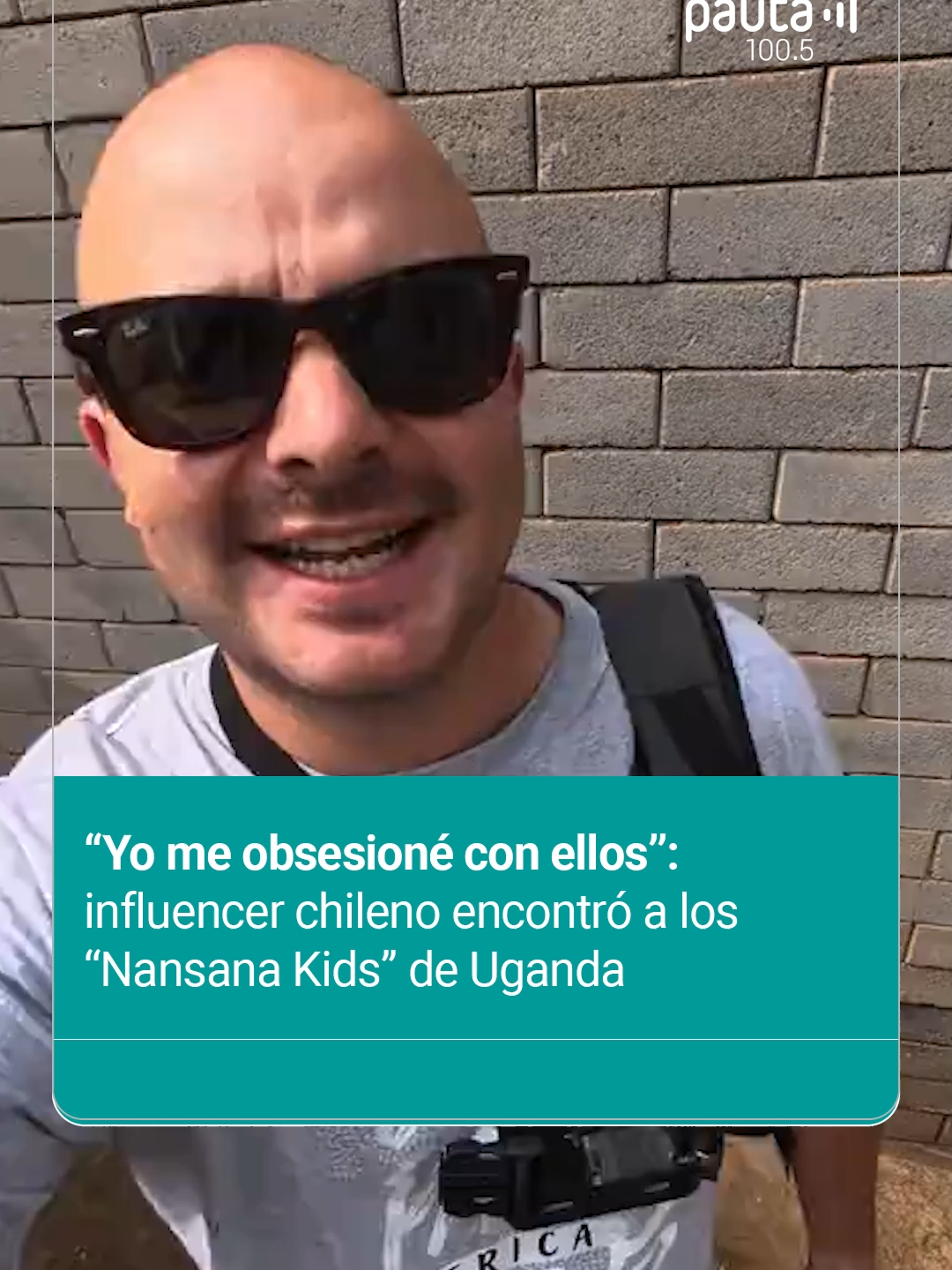👉El creador de contenido chileno, Coke Rivera (@detalpalo.conecta), conoció a los famosos Nansana Kids, quienes se hicieron conocidos en nuestro país por sus videos con música chilena. Rivera se encontraba en Uganda realizando un voluntariado y decidió visitalos. 