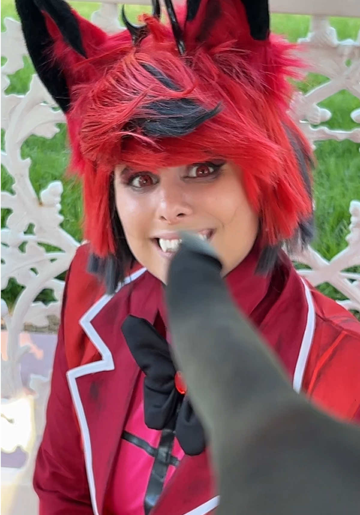 THERE’S THE DUMBASS!!! 🥰🥰🥰🫵 Alastor: @🌹Aurora (Rory) A. Evergreen🌹 Charlie: @Juliette #hazbinhotelcosplay #charliemorningstar #alastorhazbinhotel #radioapple 