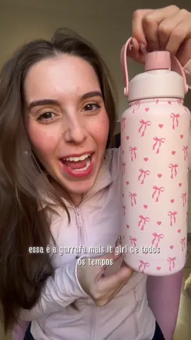 Essa é a garrafinha térmica mais it girl do mundo 🥹💕 to obcecada!! #tiktokshopbrasil #tiktokshop #garrafatermica #copostanley 