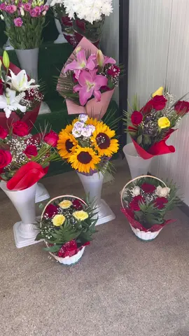 Culoare, rafinament și prospețime – acestea definesc florile doamnei Simona! 💐🌷 Fiecare floare este aleasă cu suflet, pentru ca tu să dăruiești emoții și bucurie celor din jur. 🌼🌹