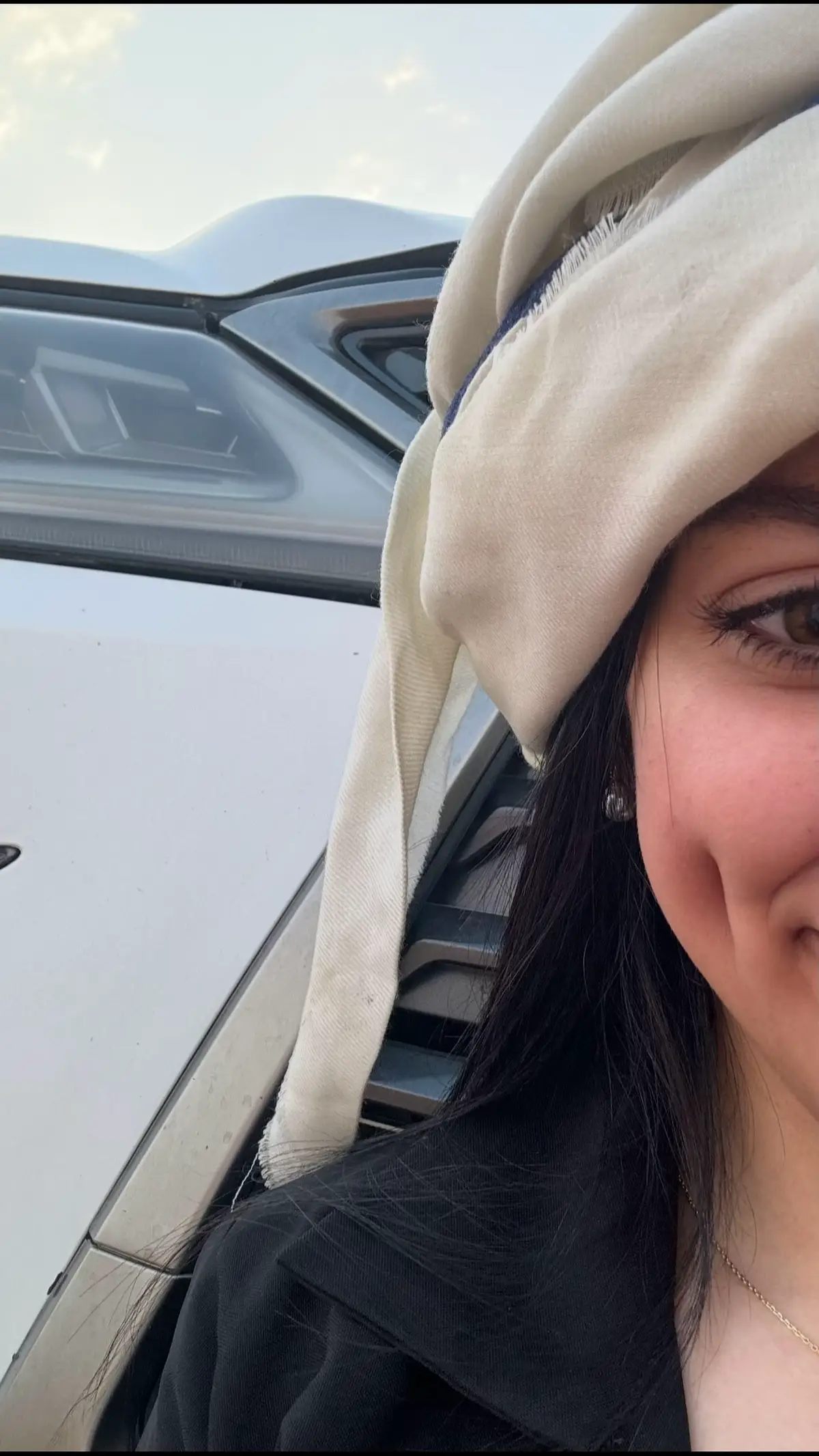 عطيته غلا حتى ما جاه من أهل بيته❤️