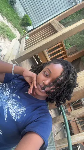 took my li bob out 💞 it was posed to be a pic 😭 #fyp #locgirlies 