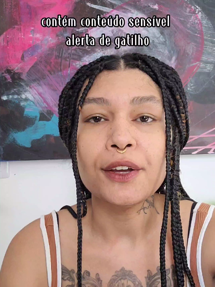 Eu vivo um inferno constante na minha cabeça e na minha vida, principalmente por saber que com toda certeza absoluta ele continua fazendo mais vítimas.  Eu estou exausta de ter pesadelos, ficar ansiosa, ter crises e medo de por qualquer motivo topar com ele na rua em algum momento.  Expor algo tão sensível e íntimo nas redes sociais não é fácil, você pode ter certeza.