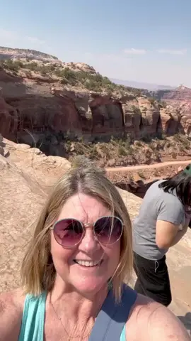 🚂 See the West without the stress. Canyon Spirit’s Rockies to Red Rocks train ride pairs epic scenery with effortless comfort ✨, no heavy lifting, just pure relaxation. 🔗 Link in bio. #CanyonSpirit #TravelBetter
