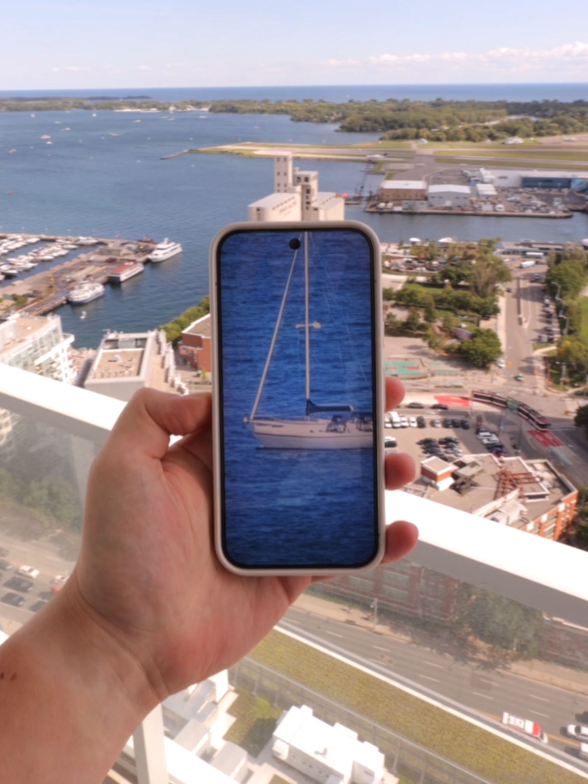 Goodbye Samsung....Pixel 10 Pro Zoom is here and it's crazy 😧 #pixel10pro #camerazoom #cameratest
