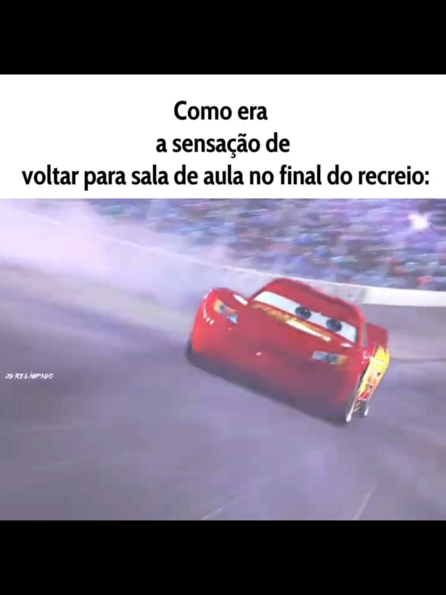 o McQueen está lá no meio! #ligtningmcqueen #meme  #carspixardisney #foryoupage #fyp 