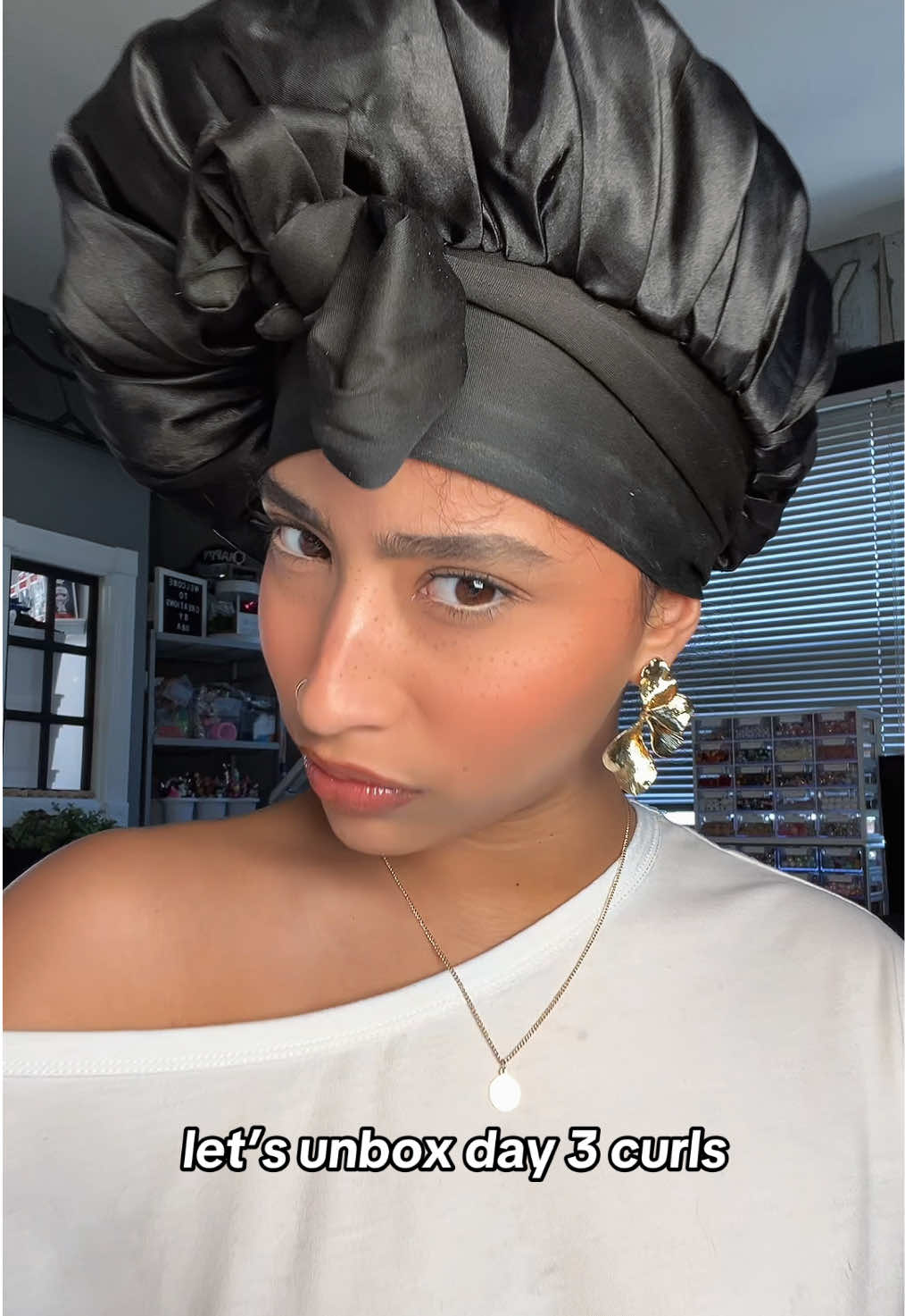 drop a pic of your curls in the comments 😚 off topic: this dance trend has been living rent free in my head LOL  @Gisou @PATTERN Beauty  #curlyhair #curls #fyp #volume #hairinspo #voluminoushair #naturalhair #unboxmyhair #bonnetroulette #shortcurlyhair #curlygirl #3bcurls #curlyhairtutorial #grwm #curlrefresh 