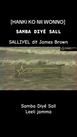 [UNE LÉGENDE DU WANGO] - SAMBA DIYÉ SALL  Le Wango, c’est l’une des musiques et danses principales des Haalpulaar.  Si Samba Diyé Sall [alias Salliyel] n’est pas l’inventeur du Wango, il a sans aucun doute été l’un des meilleurs chanteurs de Wango et l’un de ses chorégraphes les plus emblématiques au point d’avoir été surnommé « le James Brown du Fouta Tooro ».  Il était une veritable bête de scène qui avec un « Thiaaya » (pantalon bouffant) de 300 « dira »electrisait son public avec des pas de danses souples et athlétiques au rythme endiablé des « buubaaji » (tambours Haalpulaar). Et des rives de Wending aux confins de Dial Diop (Dakar), Salliyel en faisait voir autant que le godfather of soul sur les podiums de l’Occident.   Mamadou SEKK & Guelel Kumba  #LeBergerDesArts