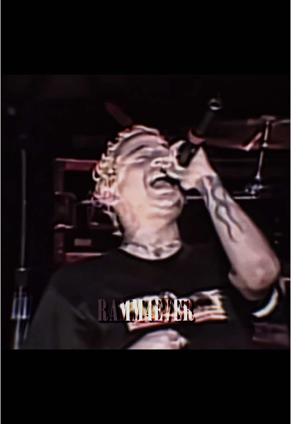 “In The End” almost never happened🤔 Follow for more metal/rock edits🤘🔥  #music #trending #viral #fyp #foryou #musictok #music #musicedit #linkinpark #chesterbennington