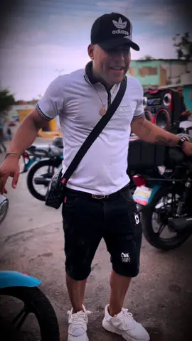 Me quedo solo#vallenato #delbueno #viral #parati🥃🥹🎶🎶 