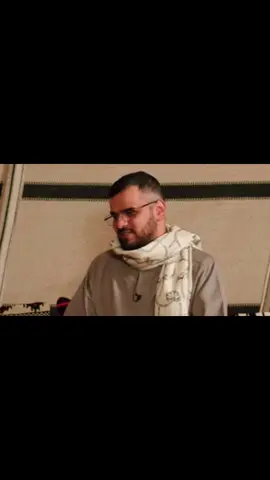 ياليل وجدٍ بنجدً .. اما لصبحك مسرى .. طال الظلام فتبسمي 