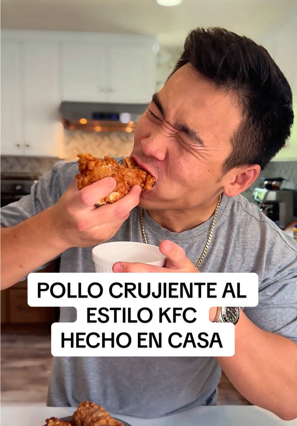 Hoy en Cocinando con humor te traemos una receta deliciosa y fácil de preparar, se trata del pollo frito estilo KFC hecho en casa. ¿Qué te pareció? 😍