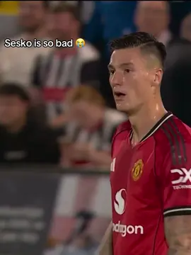 Hojlund is better 😂 #football #sesko #manutd 