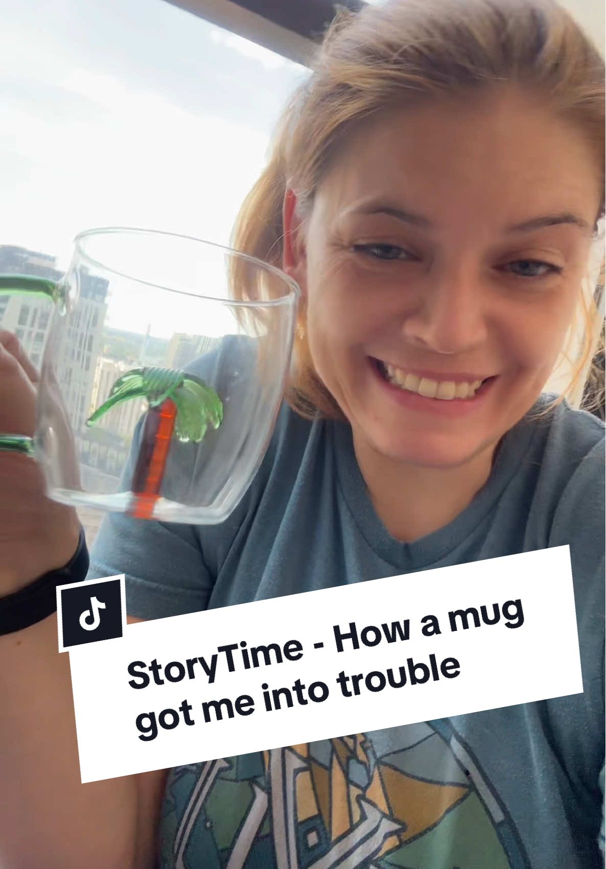 Pro-Tip: don't travel with glass mugs, mason jars 🫙 or similar and protect them with soft clothing items 🤣 I didn't have space for the box in my checked bag anymore. It's just a silly prop. 🌴  #dragoncon #travel 