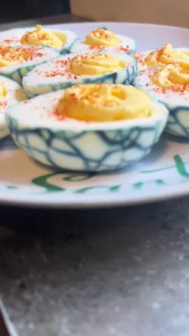 Had to try these spider web/ Halloween looking #deviledeggs I’m in love with how they turned out!! 😍 