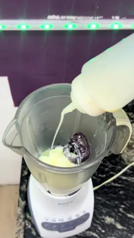 Lançamento: Açaí na garrafa de 500 ml 💜😋 . . . #acaicomleiteninho #acai #açaí #açaíévida #acaidelivery 