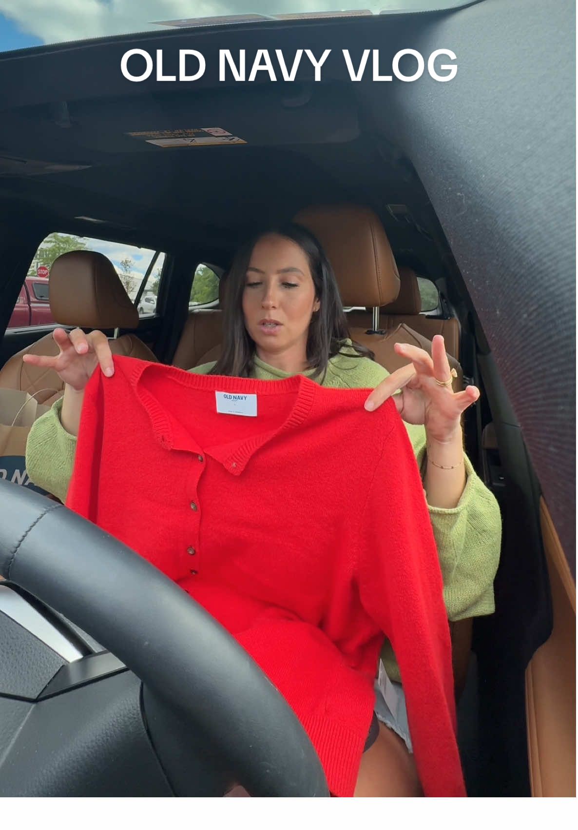 Might have to order a few things online and pray they are not sold out!! @Old Navy Official #oldnavyfonds #shoppingvlog 