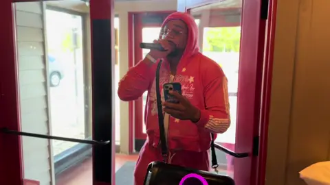 Free concert at Chili’s #stevedastoner #pinky #Freeconcert #milwaukee #viral 