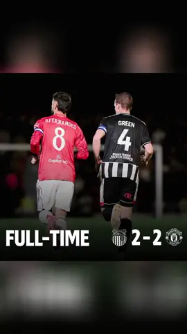 MBUEMO MISSES THE PEN AND MAN UNITED ARE ELIMINATED BY FOURTH DIVISION SIDE GRIMSBY TOWN! THE SCENES AS THE FANS INVADE THE PITCH 😱 #manchesterunited  #carabobo  #amromeo256  #goviral 