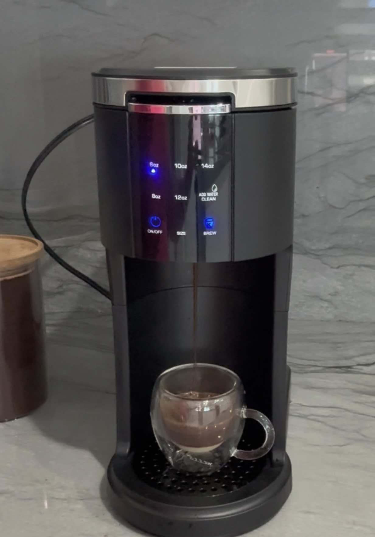 Y si eres amante del café, tienes que tener esta máquina, porque la verdad tiene un precio muy económico y hace un café divino, tiene dos funciones café en cápsula y café en polvo no pierdas la oportunidad y ve a por la tuya #cowsarcoffeemaker #cafeteradecapsulayenpolvo #mejorcafeteraelectrica #caferico #fyp 