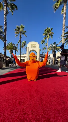 Let it grow @Universal Studios Hollywood #lorax #universalstudios #prank #funny #meme I am the Lorax guardian of the forest and I’m at universal studios 