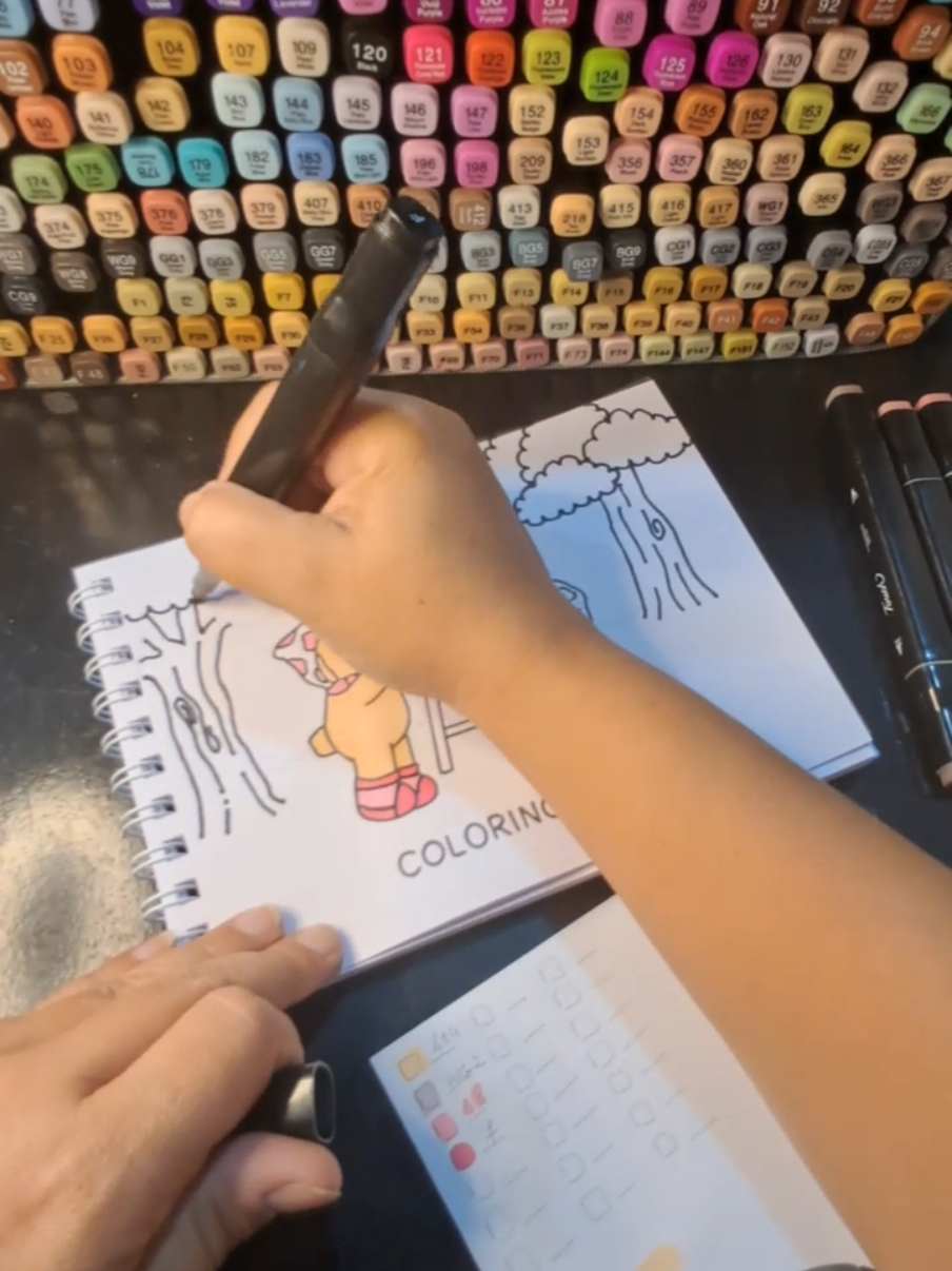 Colorindo Bobbie Goods Marcadores Touch. Aqui você encontra suas canetas e livros de colorir. #canetasdecolorir #colorindobobbiegoods  #marcadores #marcadorestouch #262marcadores 